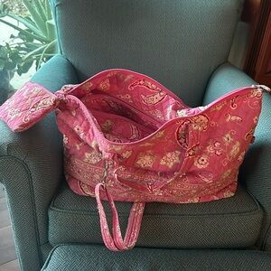 Super cute pink paisley travel bag